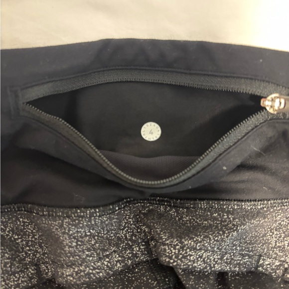 Lululemon speed up short - Picture 3 of 3